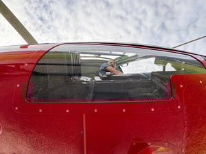 CockpitFloorWindow_FromBelow_retouch_IMG_0647 1